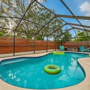 Tropical Oasis Fl , Largo United States